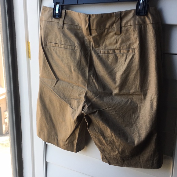 Gold shorts - Picture 3 of 5